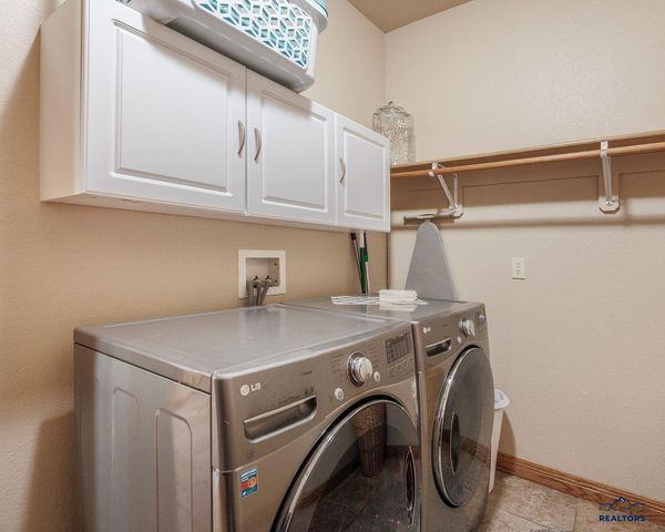 6815 MEDINAH CT, Rapid City, SD 57702