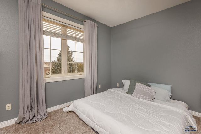 6815 MEDINAH CT, Rapid City, SD 57702