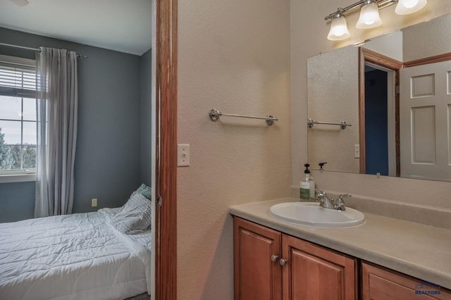 6815 MEDINAH CT, Rapid City, SD 57702