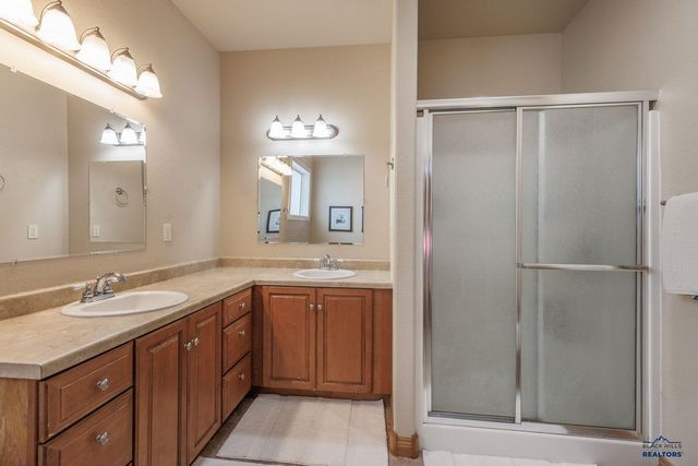 6815 MEDINAH CT, Rapid City, SD 57702