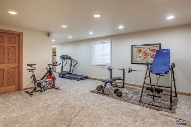 6815 MEDINAH CT, Rapid City, SD 57702