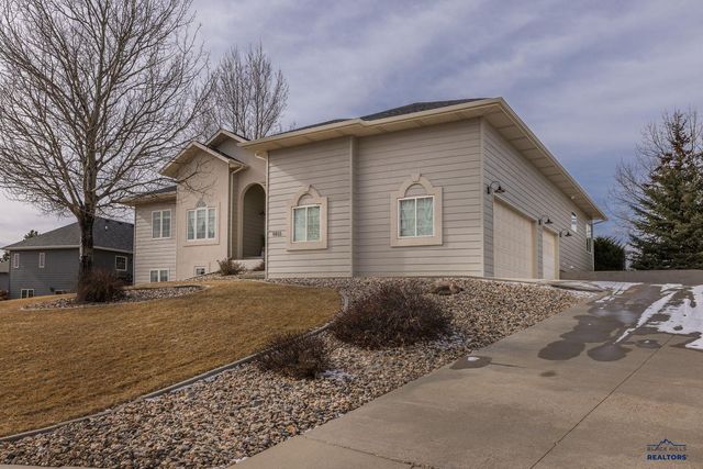 6815 MEDINAH CT, Rapid City, SD 57702