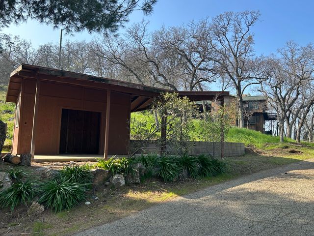 40838 Oak Ridge Drive, Three Rivers, CA 93271