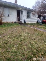 1826 W Lakeside, Moses Lake, WA 98837