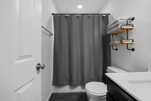 8402 Pleasant Trail DR, Temple, TX 76502