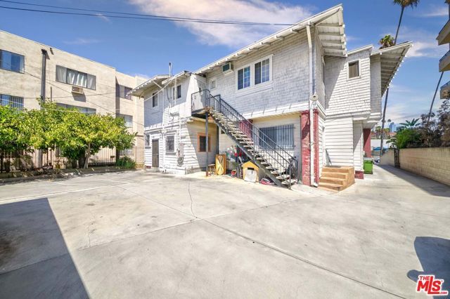 977 Arapahoe Street, Los Angeles, CA 90006