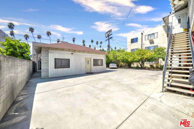 977 Arapahoe Street, Los Angeles, CA 90006