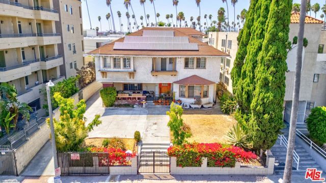977 Arapahoe Street, Los Angeles, CA 90006