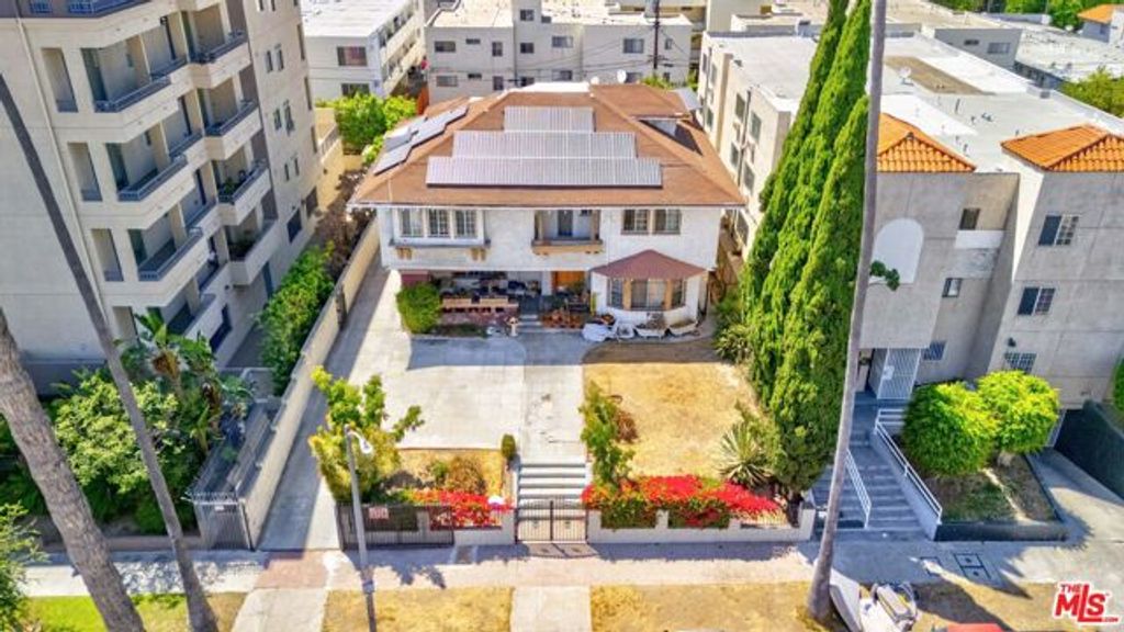 977 Arapahoe Street, Los Angeles, CA 90006
