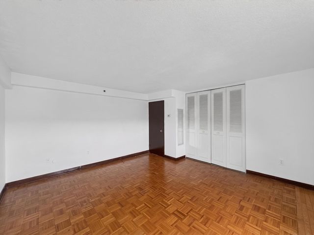 1025 Hancock St 8C, Quincy, MA 02169