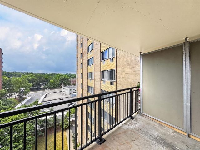 1025 Hancock St 8C, Quincy, MA 02169