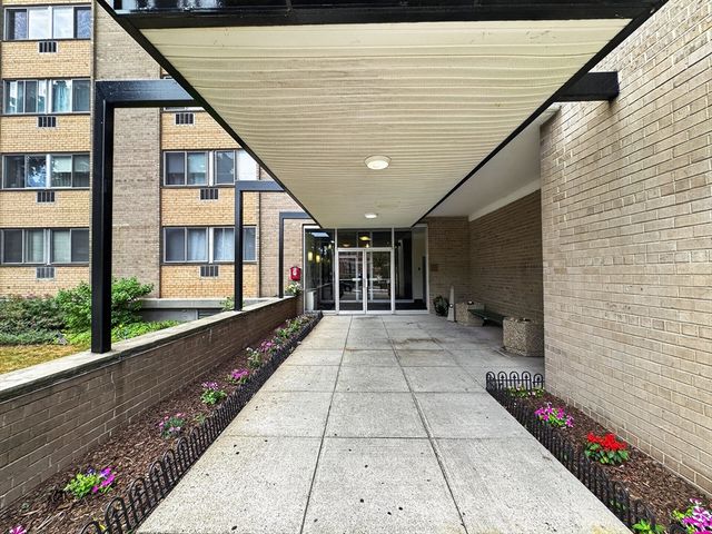 1025 Hancock St 8C, Quincy, MA 02169