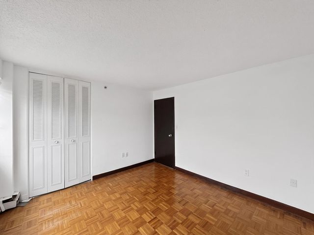 1025 Hancock St 8C, Quincy, MA 02169