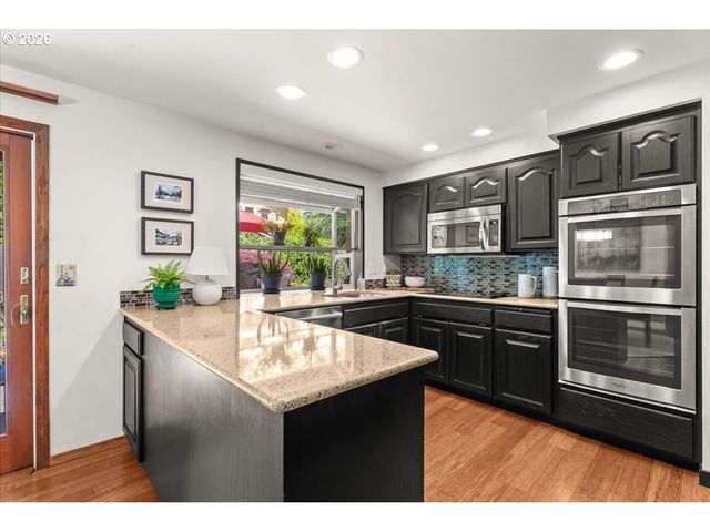 5329 Sw Charleton Ct, Lake Oswego, OR 97035
