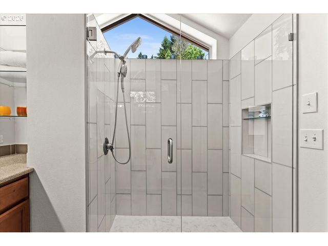 5329 Sw Charleton Ct, Lake Oswego, OR 97035