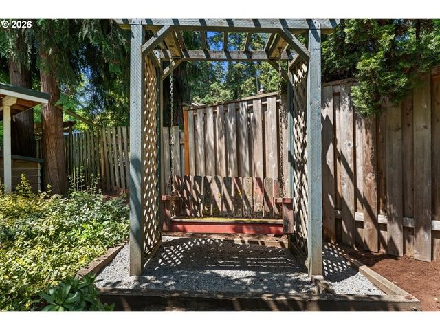 5329 Sw Charleton Ct, Lake Oswego, OR 97035