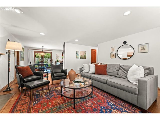5329 Sw Charleton Ct, Lake Oswego, OR 97035