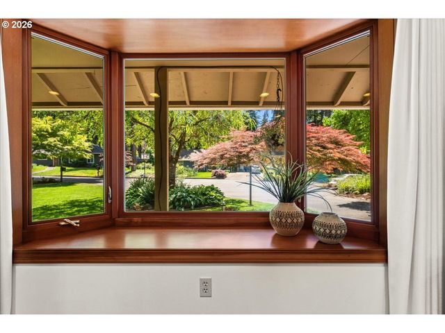 5329 Sw Charleton Ct, Lake Oswego, OR 97035