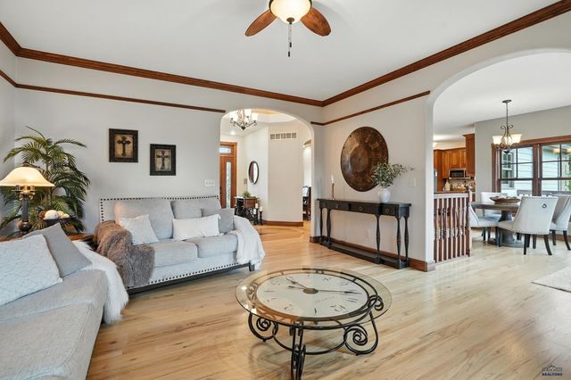 1200 ENCHANTMENT RD, Rapid City, SD 57701