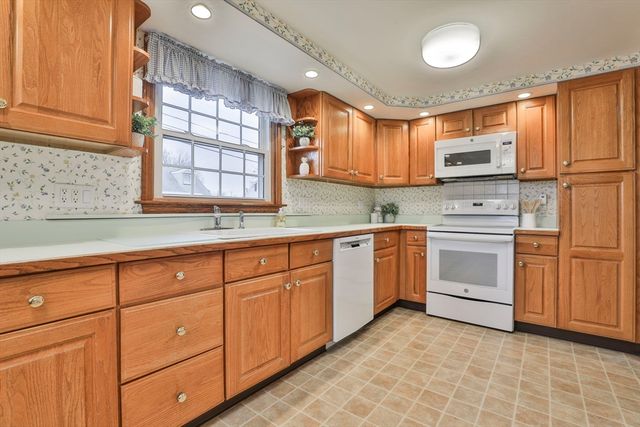 31 Mills Ave, Revere, MA 02151