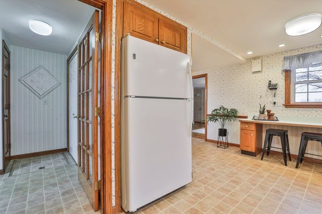 31 Mills Ave, Revere, MA 02151