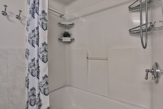 31 Mills Ave, Revere, MA 02151