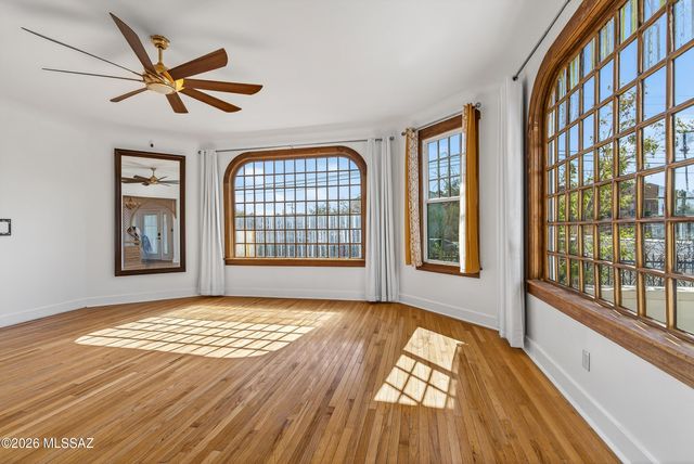 347 S 6th Avenue, Tucson, AZ 85701