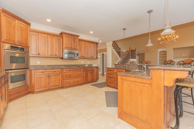 6444 Pebble Pointe Court, Newburgh, IN 47630