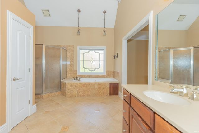 6444 Pebble Pointe Court, Newburgh, IN 47630