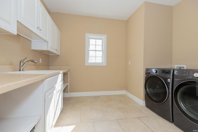 6444 Pebble Pointe Court, Newburgh, IN 47630