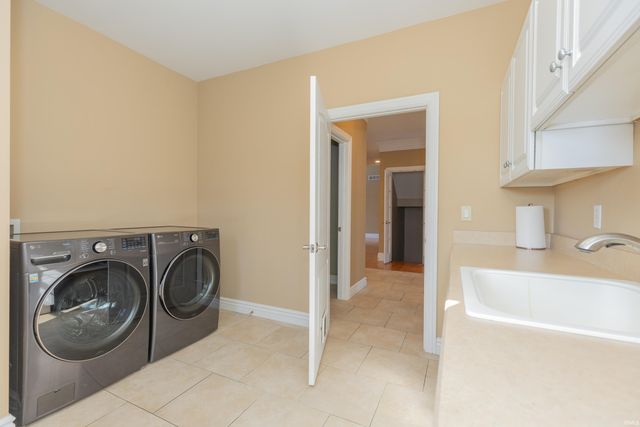 6444 Pebble Pointe Court, Newburgh, IN 47630