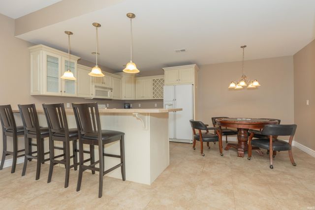 6444 Pebble Pointe Court, Newburgh, IN 47630