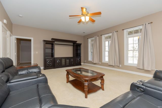 6444 Pebble Pointe Court, Newburgh, IN 47630