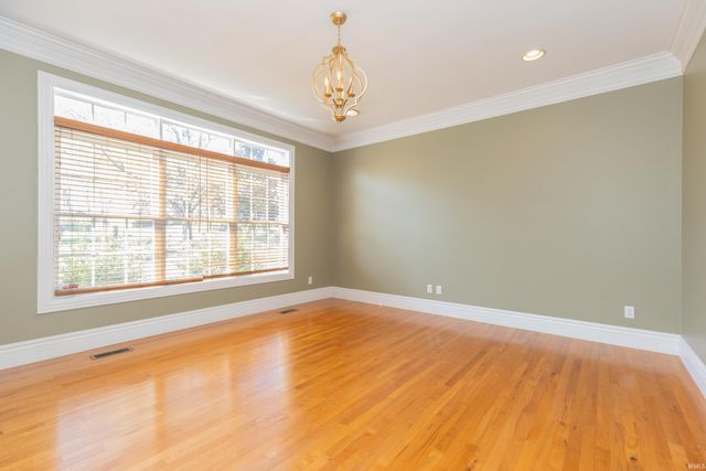 6444 Pebble Pointe Court, Newburgh, IN 47630