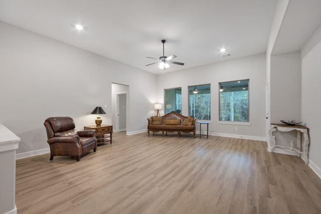 161 Windmill Road, Huntsville, TX 77340