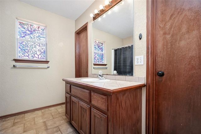 1422 Cherokee Circle, Blanchard, OK 73010