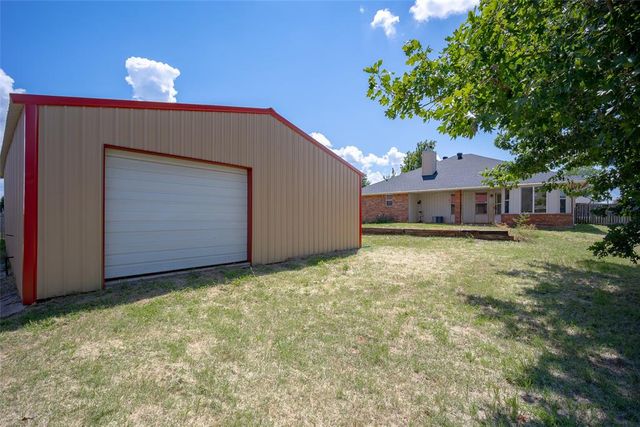 1422 Cherokee Circle, Blanchard, OK 73010