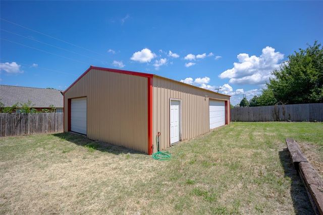 1422 Cherokee Circle, Blanchard, OK 73010