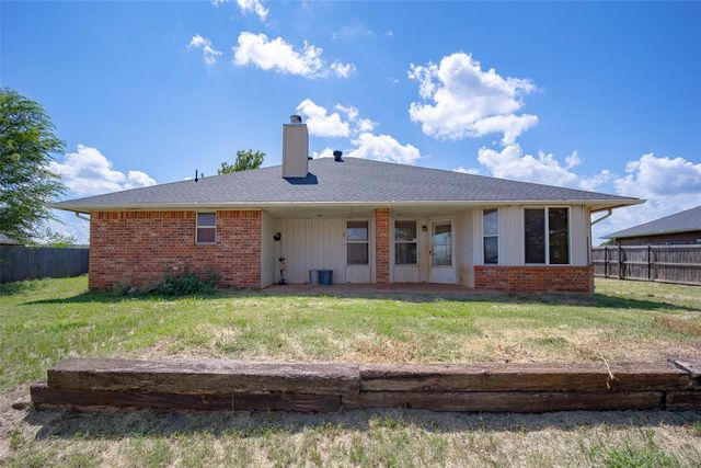 1422 Cherokee Circle, Blanchard, OK 73010