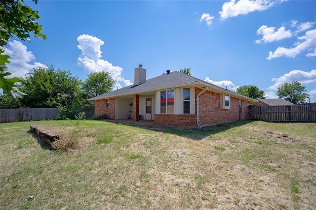 1422 Cherokee Circle, Blanchard, OK 73010