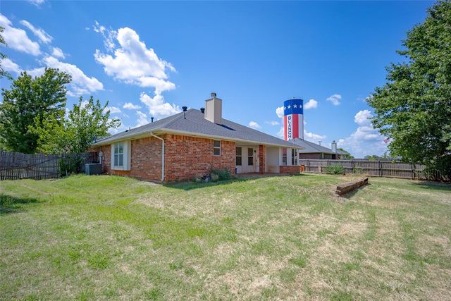 1422 Cherokee Circle, Blanchard, OK 73010