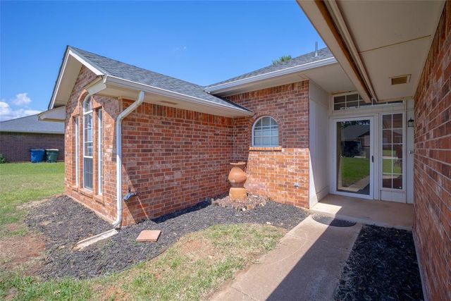 1422 Cherokee Circle, Blanchard, OK 73010