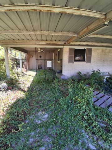322 W Elizabeth Street, Trinity, TX 75862