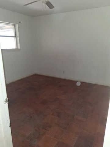322 W Elizabeth Street, Trinity, TX 75862