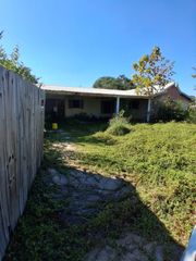 322 W Elizabeth Street, Trinity, TX 75862