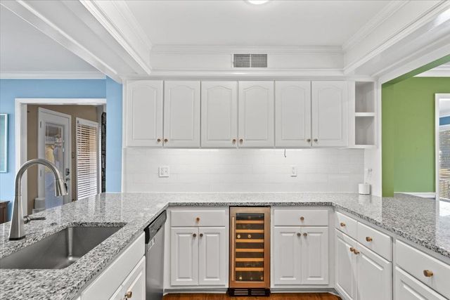 2220 HICKORY CREST DR, Memphis, TN 38119