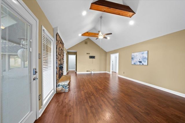 2220 HICKORY CREST DR, Memphis, TN 38119