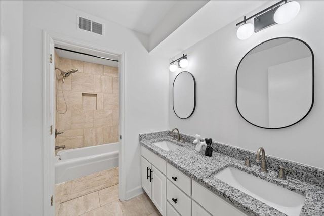 2220 HICKORY CREST DR, Memphis, TN 38119