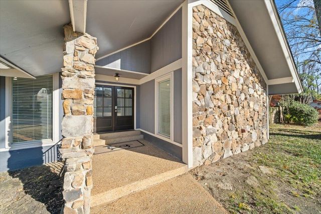 2220 HICKORY CREST DR, Memphis, TN 38119