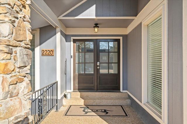 2220 HICKORY CREST DR, Memphis, TN 38119